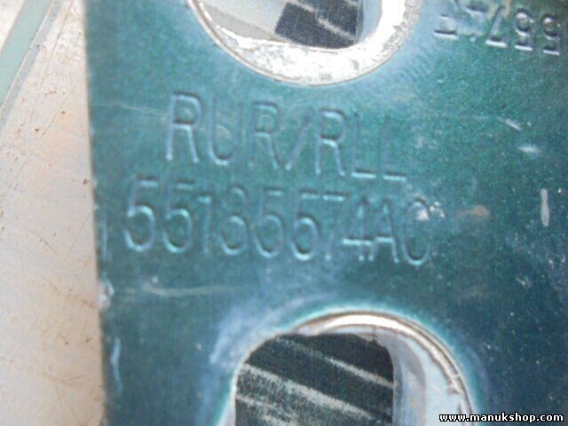 Bisagra de la puerta trasera derecha arriba Jeep Grand Cherokee II  55135574AC