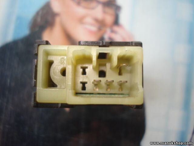 Interruptor del limpiaparabrisas trasero Nissan Sunny N13 8Y12