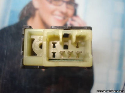 Interruptor del limpiaparabrisas trasero Nissan Sunny N13 8Y12