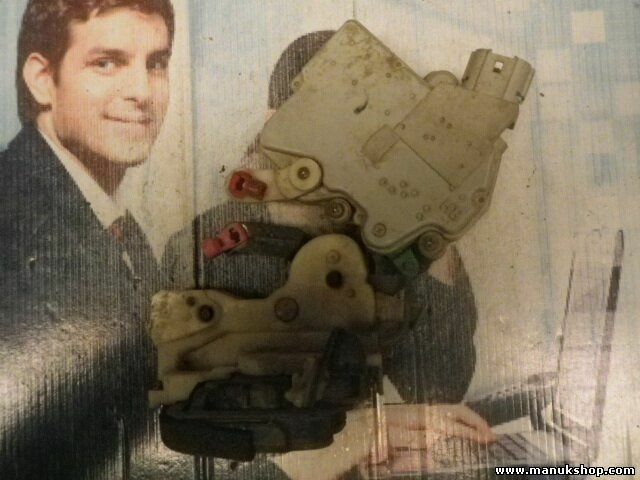   Cerradura puerta trasera derecha Nissan Patrol GR Y61 (2004–2009) 8255244U10