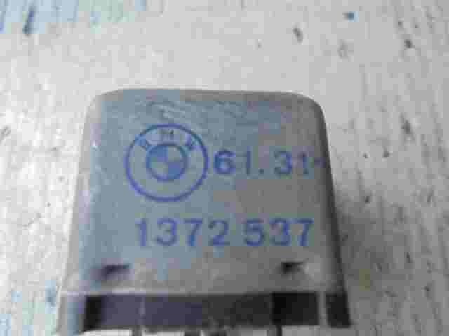BMW E21 E30 E12 E28 E23 61311372537 61.31-1372 537 HELLA 00351005