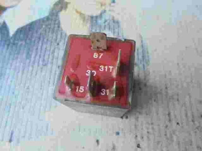 Relé del limpiaparabrisas Saab 9000 Scania T 12v G.CARTIER 9563339