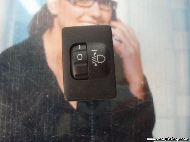 Niebla interruptor Toyota Avensis 9415202040