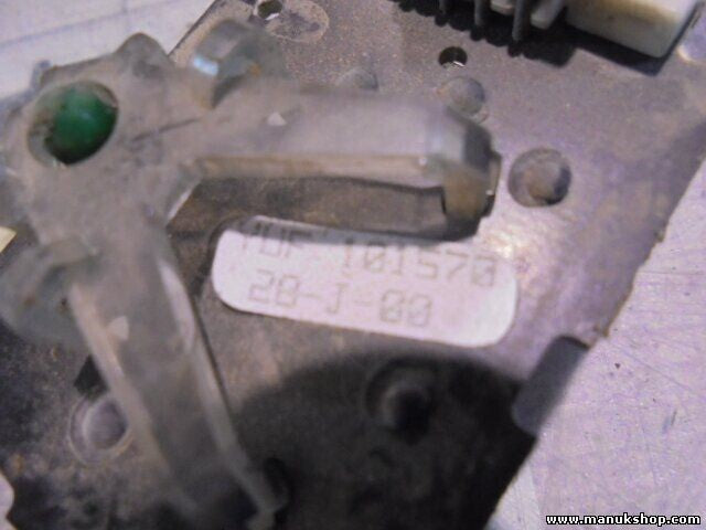 mando botonera elevaluas Range Rover P38 YUF101570 B00713 ISS 01