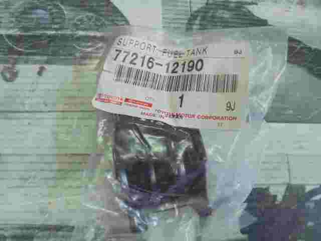 Support Fuel Tank  Toyota Corolla E18 7721612190 77216-12190
