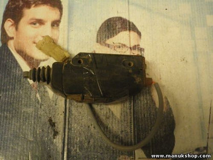 erradura cierre delantero izquierdo Land Rover Discovery I Range Classic AMR3382