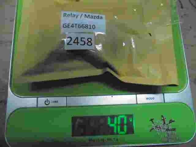 Relé Mazda 323F BJ (1998–2003) GE4T66810 GE4T 66 810