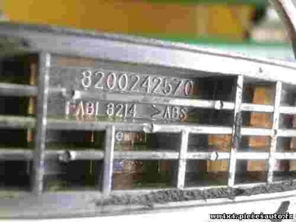 Emblema trasero Nissan Kubistar Nissan NV200 8200242570 FABI 8214