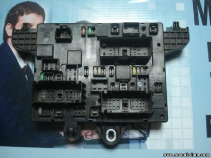 Caja de fusibles Opel Astra GM 13302300 13302300QP 365927271 1110021AA
