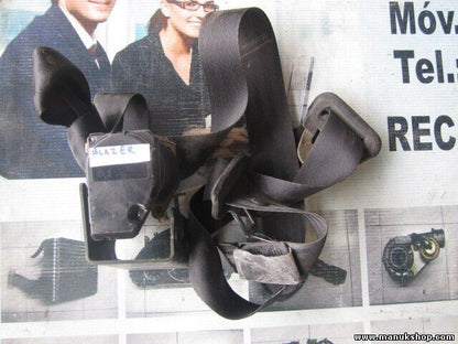 Cinturón de seguridad delantero derecho Chevrolet Blazer 16755613