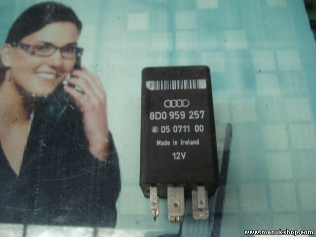 Sollevatori relè Audi A4 A6 A8 n. 365 8D0959257 8D0 959 257 05 071100