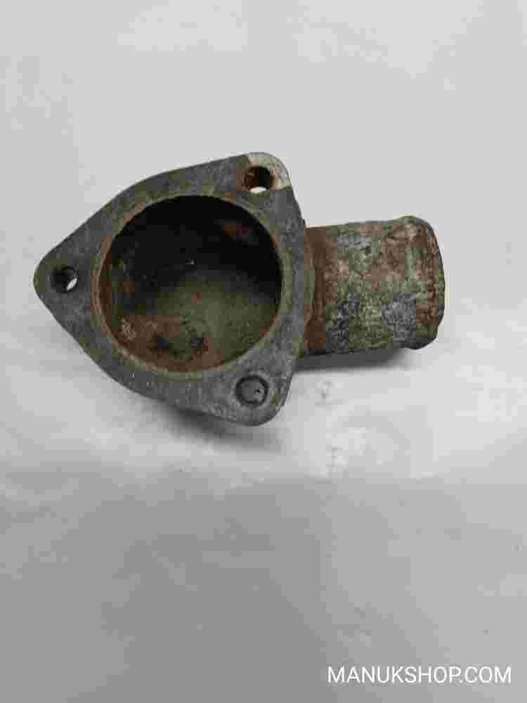 Caja del termostato  Nissan Terrano