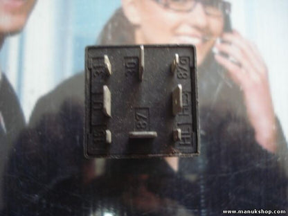 Aire acondicionado relé de embrague magnético Audi / VW 80/90/100/200 443919578G