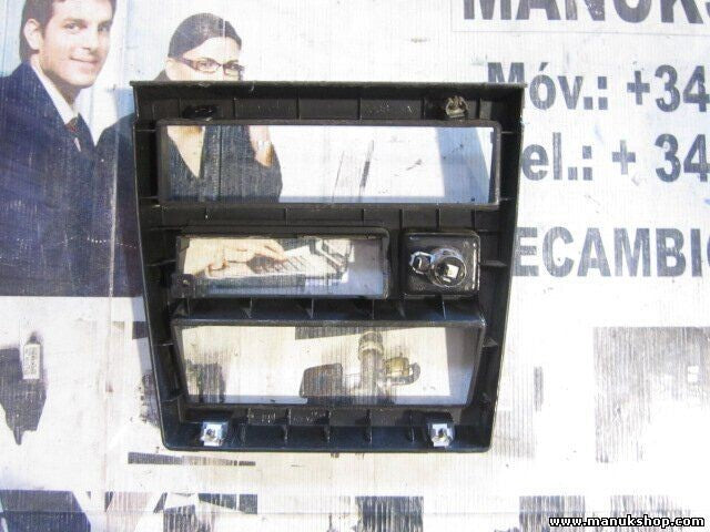 Consola central Nissan Pathfinder R50 2.7 TD 4WD 10381NN500010381-NN5000