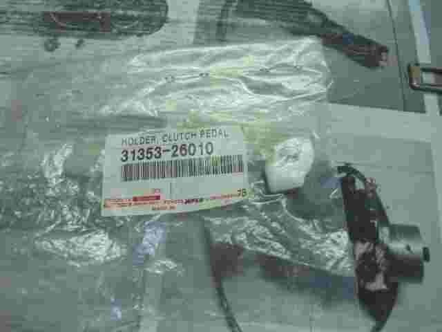 Holder Clutch Pedal Spring  Toyota Camry Hilux 3135326010 31353-26010