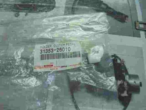 Holder Clutch Pedal Spring  Toyota Camry Hilux 3135326010 31353-26010