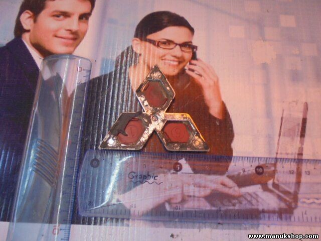 Emblema delantero Mitsubishi 21791