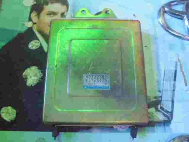 Centralita Mitsubishi Carisma 1.8 1995-1999 MD322387 E2T63277