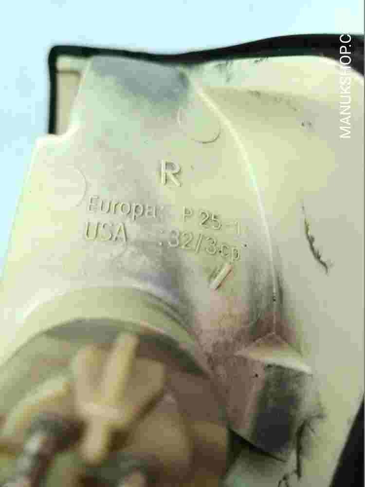 Intermitente delantero derecho Mercedes W126 BOSCH 1305233062 P 25-1 USA 32/3.cp