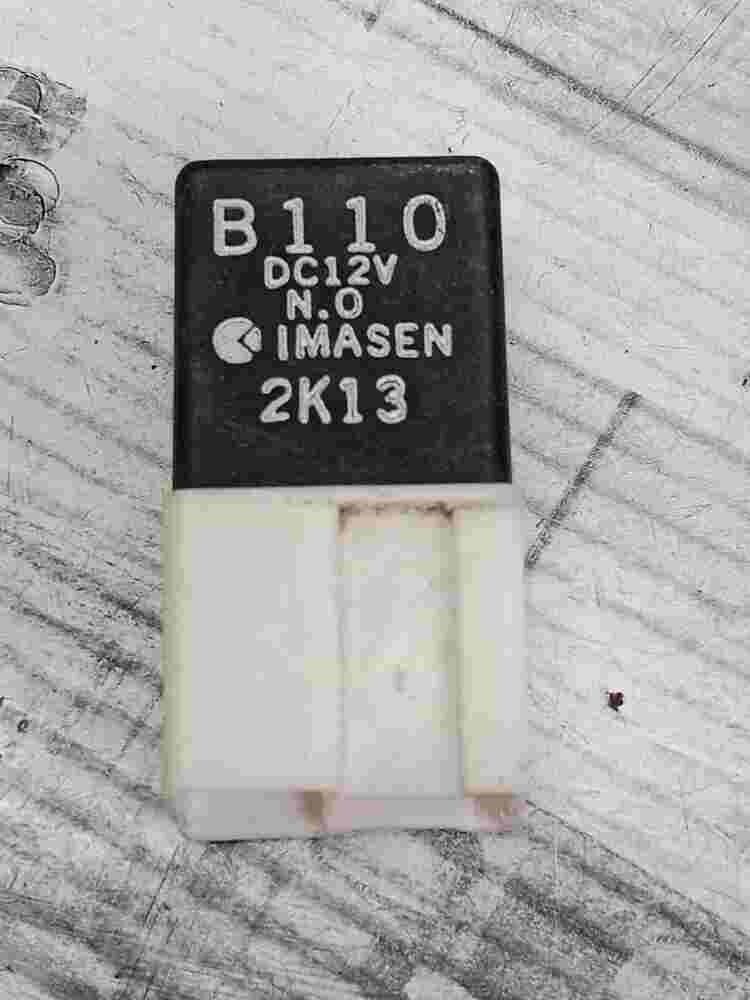 Relé del ventilador del radiador Mazda RX-8 MPV Premacy B110DC12V B110 DC12V