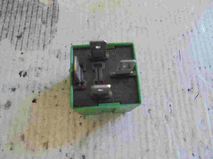 Relé Opel Vectra 13136665 13 136 665 12V GM 81910 819.10 G