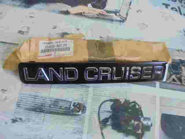 Emblema Toyota Land Cruiser Prado 120 J120 7543560120