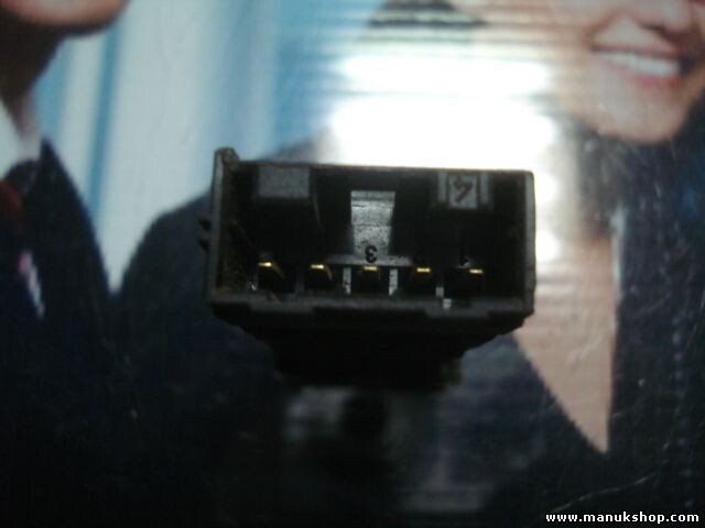 Interruptor Luneta Trasera Desempañador Land Rover Discovery 2 YUG000760PUY