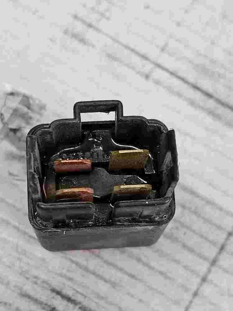 Relé de arranque Daelim S3 125 Roadwin 125 À X309105201 DC12V 20A Omron EFI