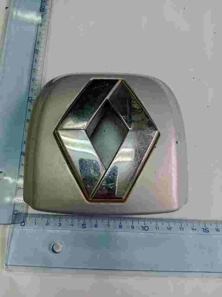 Emblema Renault Clio II 8200060918 82 00 060 918 Valeo 242099000 13,5 cm.