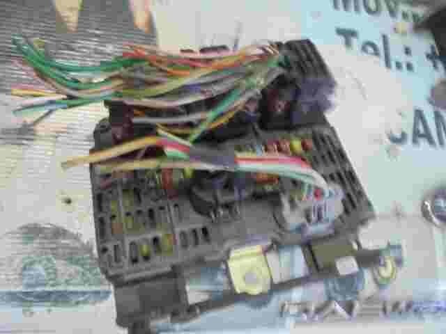 Caja de fusibles Citroen C4 C5 Peugeot 9657718780 BSM-L06-00 S118983006K