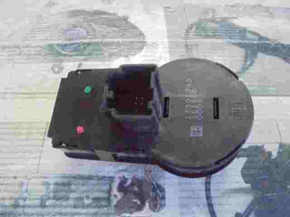 Interruttore luci Chevrolet Cruze 2 (J300) 13301749 251506 0008