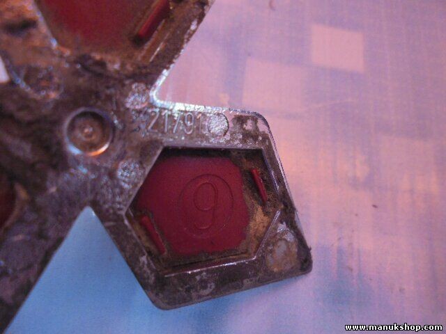 Emblema delantero Mitsubishi 21791