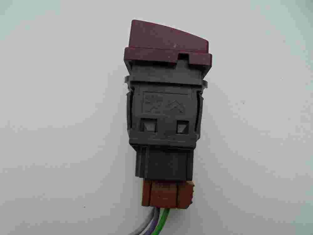 Interruptor de emergencia warning Peugeot 207 96472122KR 030037