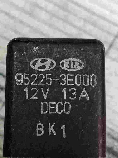 Relé de potencia Kia Sorento 952253E000 95225-3E000 12V 13A Deco BK1