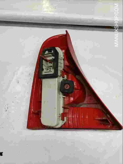 Pilotos trasero Renault Clio 2 II 3 III (RH) Valeo 8200071414 8200 0714 X65PH2