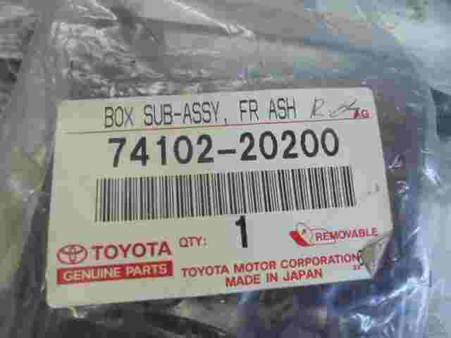Cenicero  Toyota Celica 7410220200 74102-20200