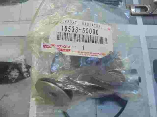 Supporto radiatore cuscino Toyota Land Cruiser Lexus GX 470 GX460 1653350090