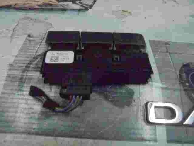 Interruptor del cierre centralizado Seat Ibiza Arona KU6 6F0927137F 10137574 07S