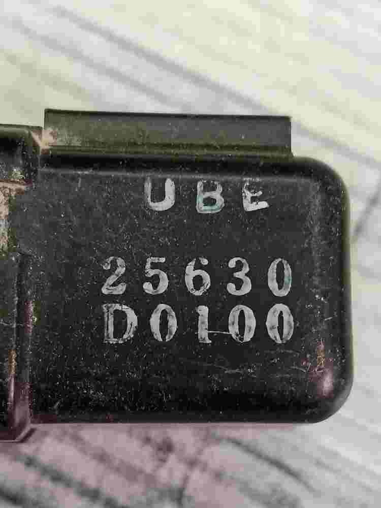 Relé de intermitencia Nissan Almera Patrol Atlas UBE 25630D0100 25630-D0100