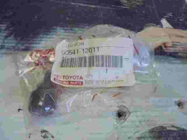 Cushion  Toyota Land Cruiser Lexus LX450 9054112011 90541-12011