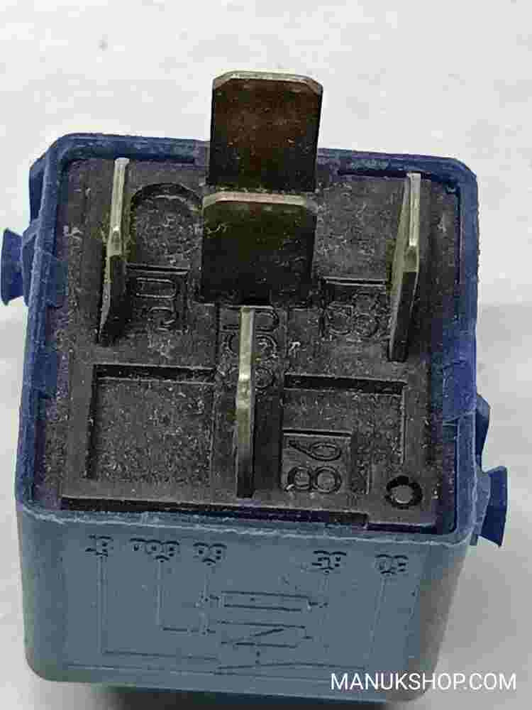 Relé BMW E36 E46 E65 E85 E86 E83 X3 Z3 Z4 61368364582  Siemens V23134K59X320