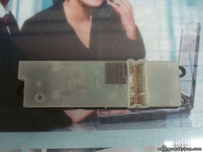 mando botonera elevalunas Nissan Sentra 254015M000 25401 5M000