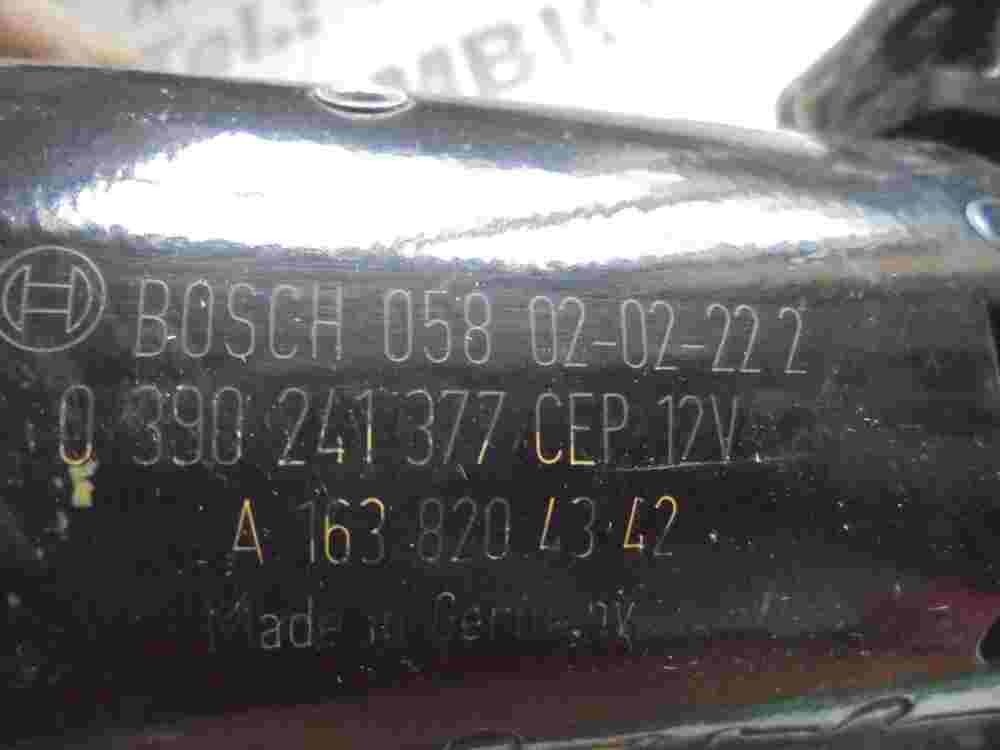 Motor del limpiaparabrisas delantero Mercedes-Benz A1638204342 0390241377