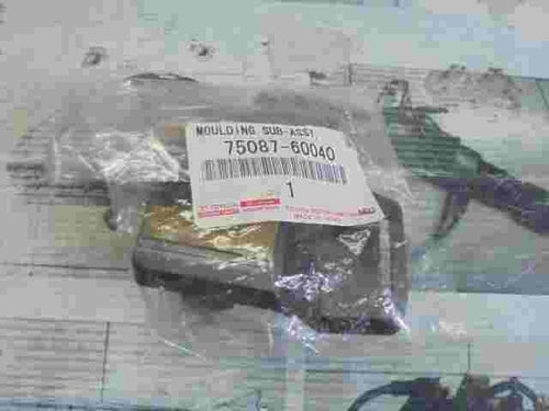 Moulding Sub-Assy  Toyota Land Cruiser Prado 120 RH 7508760040 75087-60040