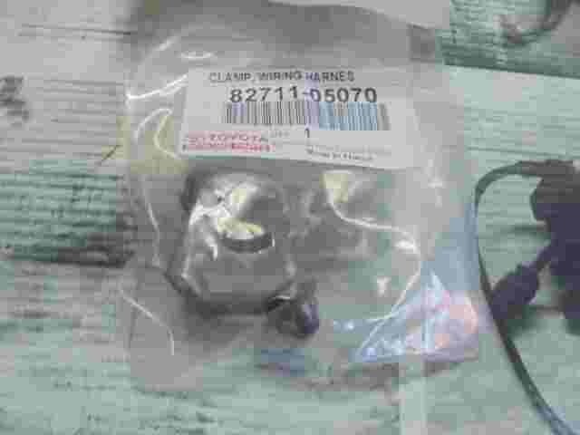 Imbracature Cablaggio Morsetto Toyota Corolla 8271105070 82711-05070