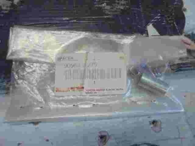1 unità distanziatore Toyota Land Cruiser 100 9056010275 90560-10275