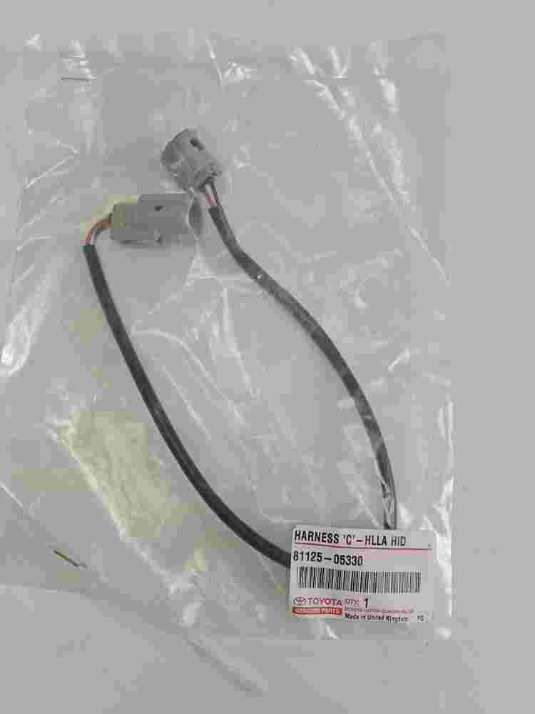 Front lamp installation Toyota Avensis 8112505330 81125-05330