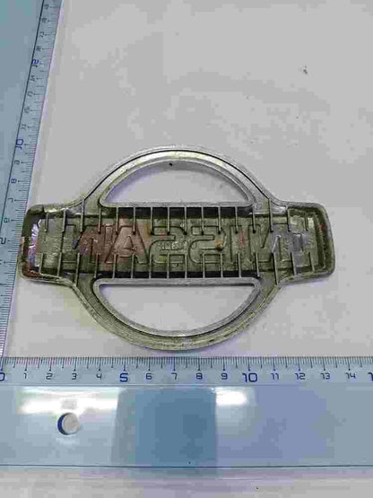 Emblema  Nissan Almera 628904M500 62890-4M500 13cm.