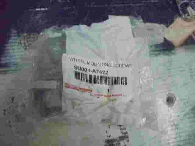 Wheel Mounting Screws  Toyota Lexus SU001A7422 SU001-A7422