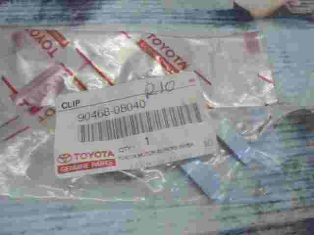 Clip  Toyota Corolla RAV4 Camry V50 Auris 9046808040 90468-08040